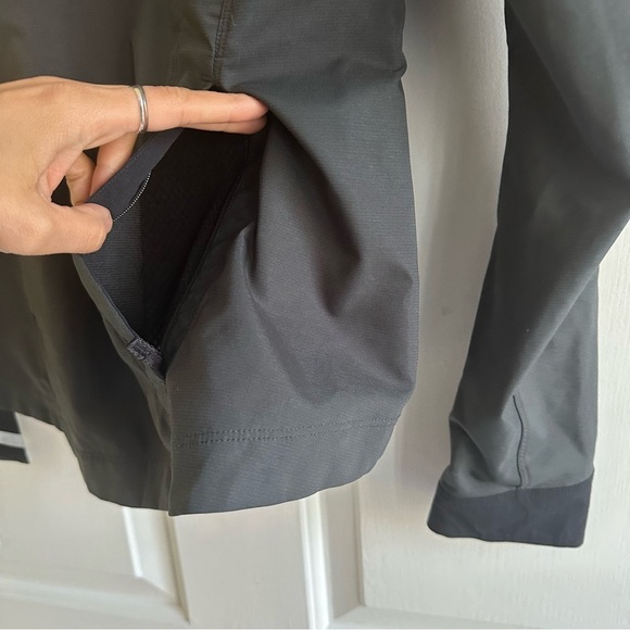 Arc'Teryx Jacket Women's Small A2B Commuter Softshell Full Zip Charcoal Gray - Picture 8 of 9